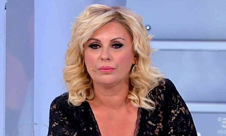 Tina Cipollari lutto vamp Uomini e Donne - SanBenedettoNews