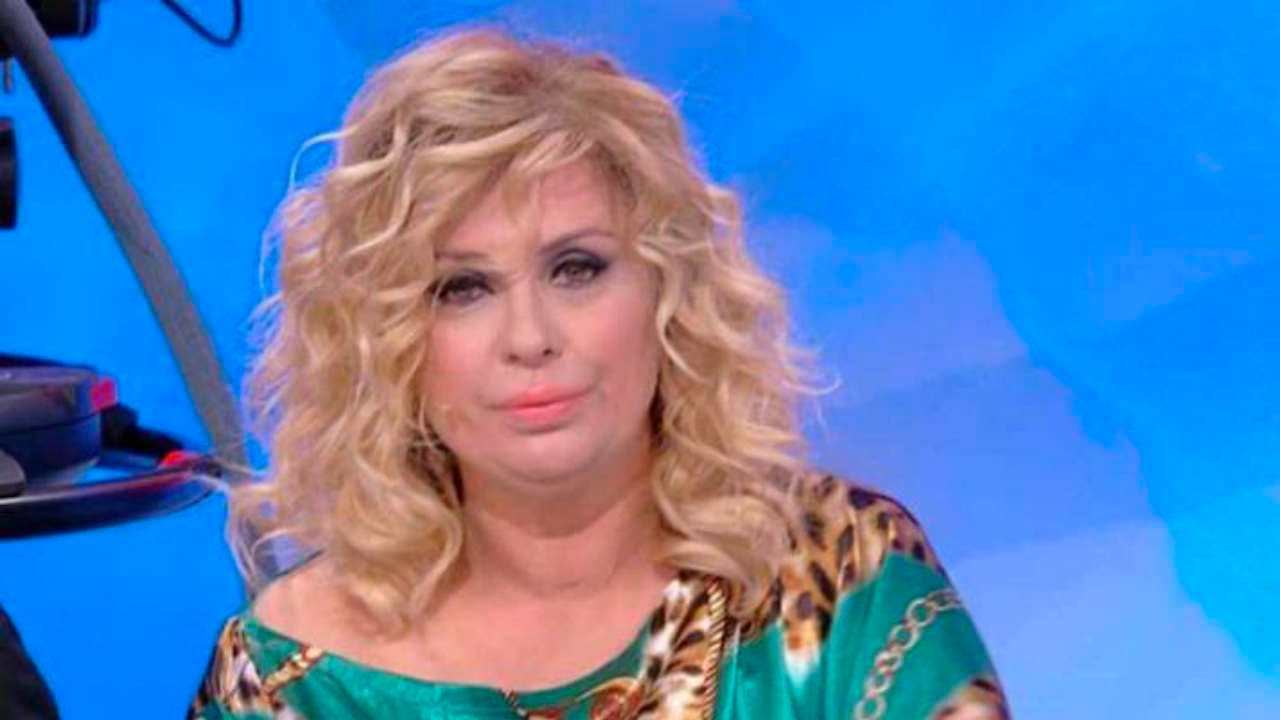 Tina Cipollari lutto vamp Uomini e Donne - SanBenedettoNews
